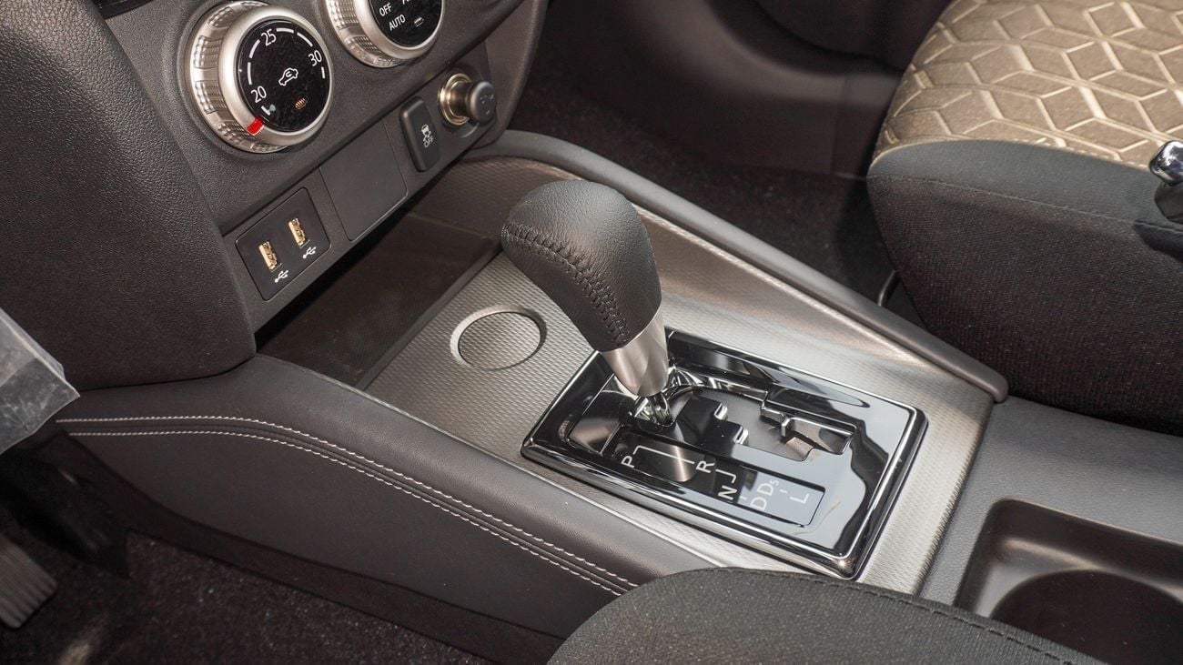 Mitsubishi ASX Brand New Mitsubishi ASX MidLine 2025 2.0L 2WD A/T Petrol White/Grey(ASX-MEDLINE-2WD-25)