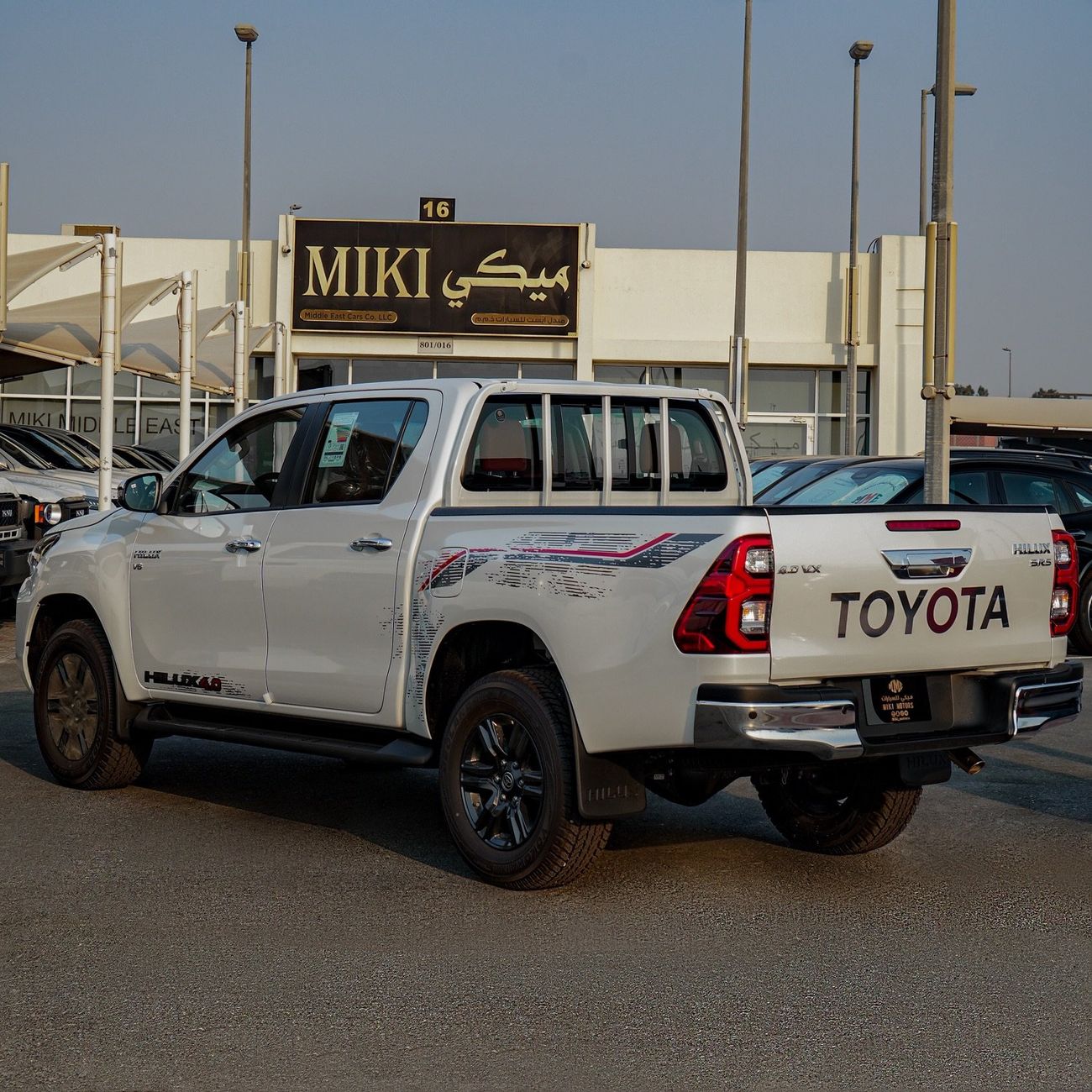 تويوتا هيلوكس 6 سلندر