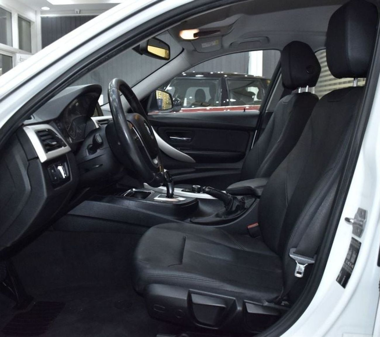 BMW 318i EXCELLENT DEAL for our BMW 318i ( 2018 Model ) in White Color GCC Specs