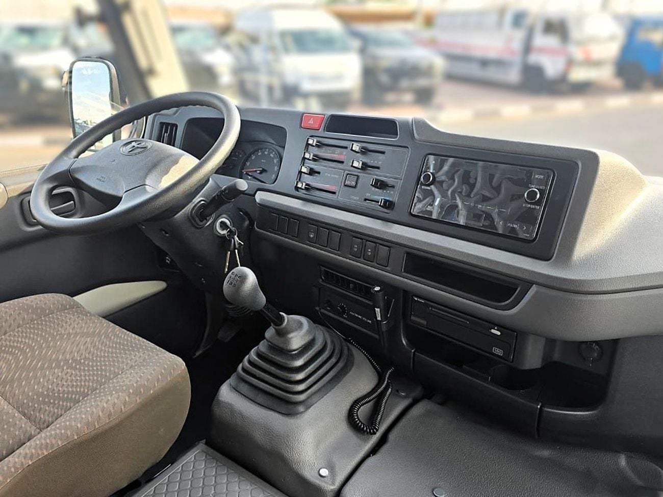 Toyota Coaster vip 4.2l diesel M/T 22 seats with electric door and cool box