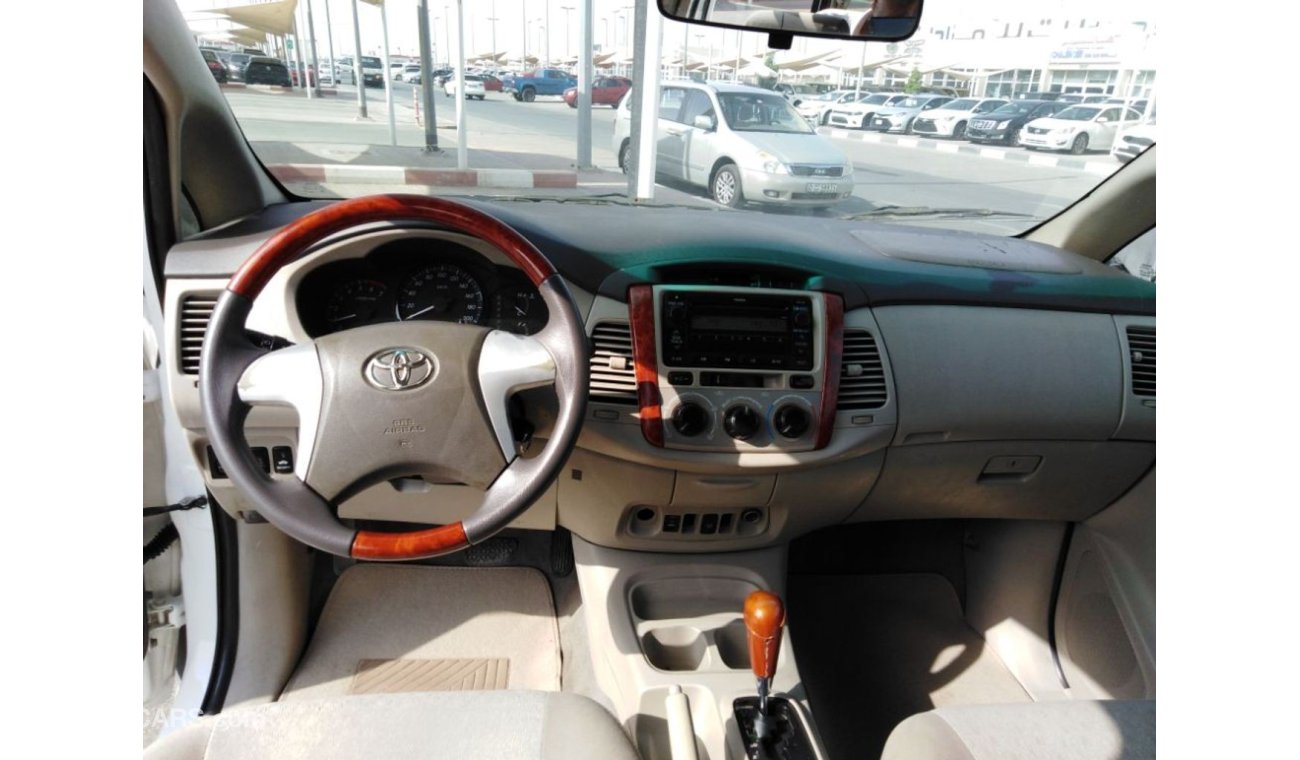 تويوتا إينوفا Toyota Innova gcc very celen car