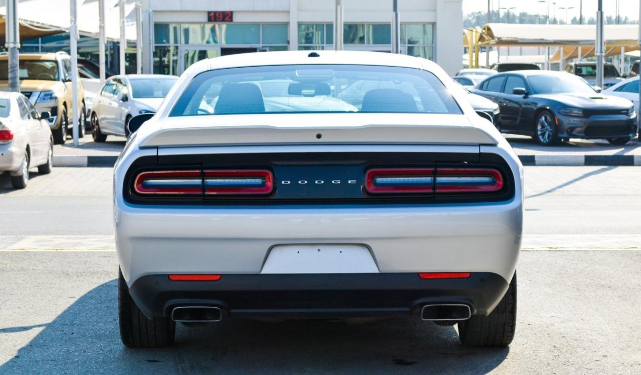 Dodge Challenger R/T HEMI 5.7L