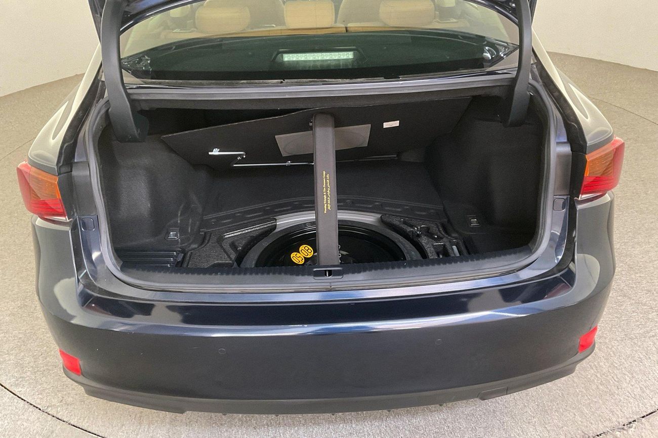 Lexus IS350 Platinum | Guaranteed Warranty | 0 Down Payment