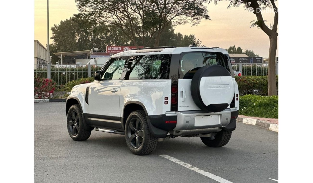 Land Rover Defender 90 SE P300 / GCC Spec / With Warranty & Service