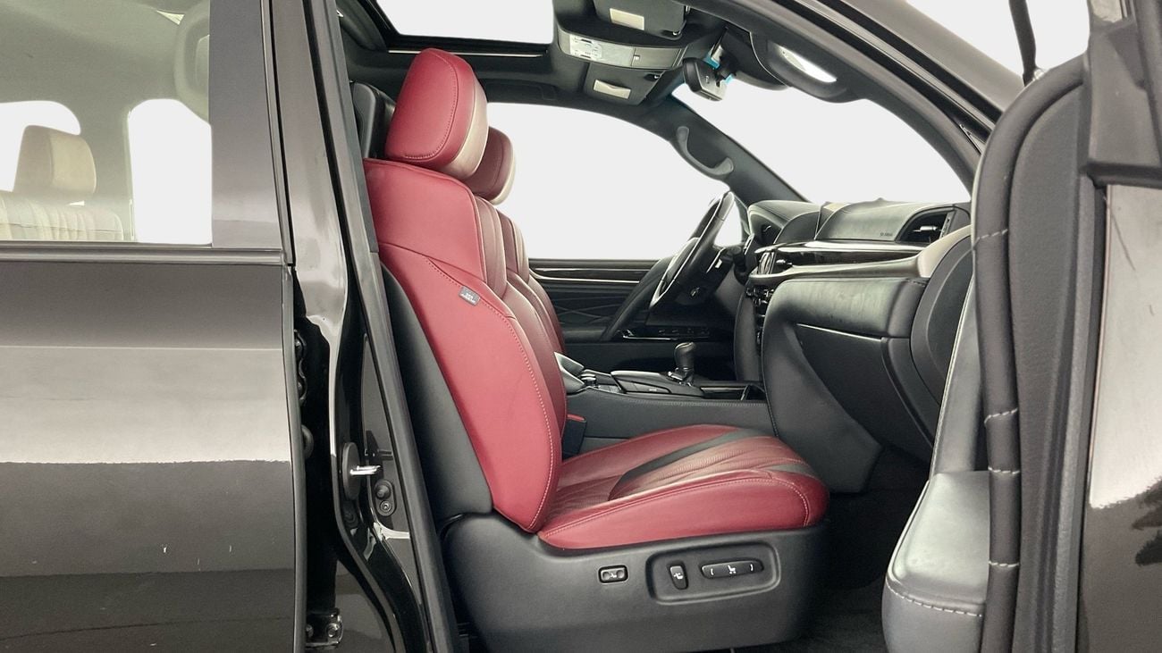 لكزس LX 570 Black Edition | upto AED 20,000 Ramadan Discount | شامل الضمان | 0 ﺪﻔﻋﺓ ﺃﻮﻟﻯ