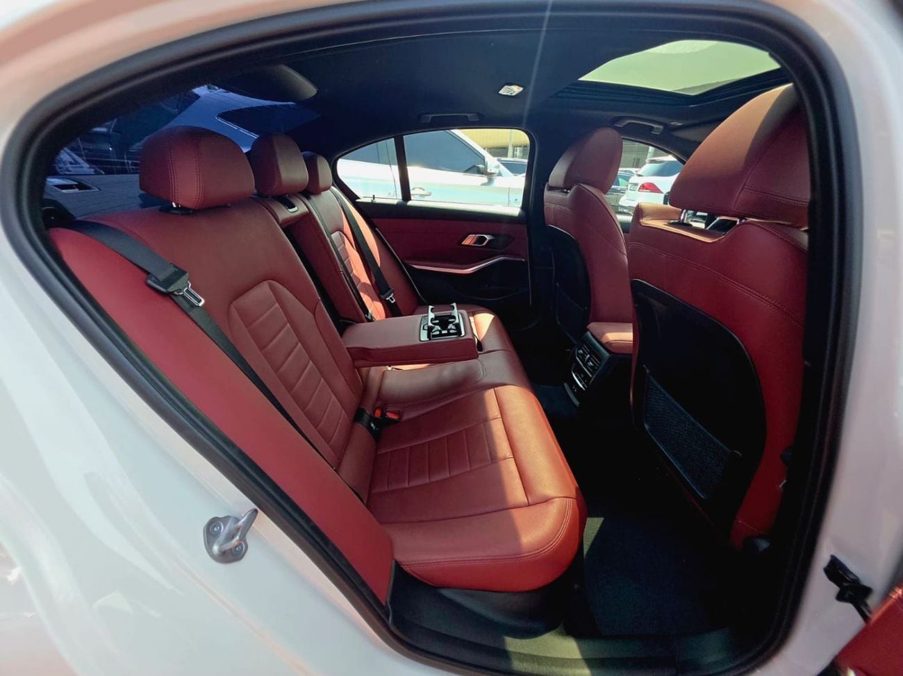 بي أم دبليو 330i M Sport 2.0L (258 HP)