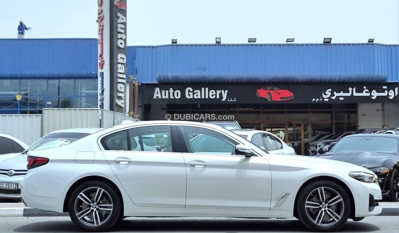 بي أم دبليو 520i i Under Warranty 2023 GCC