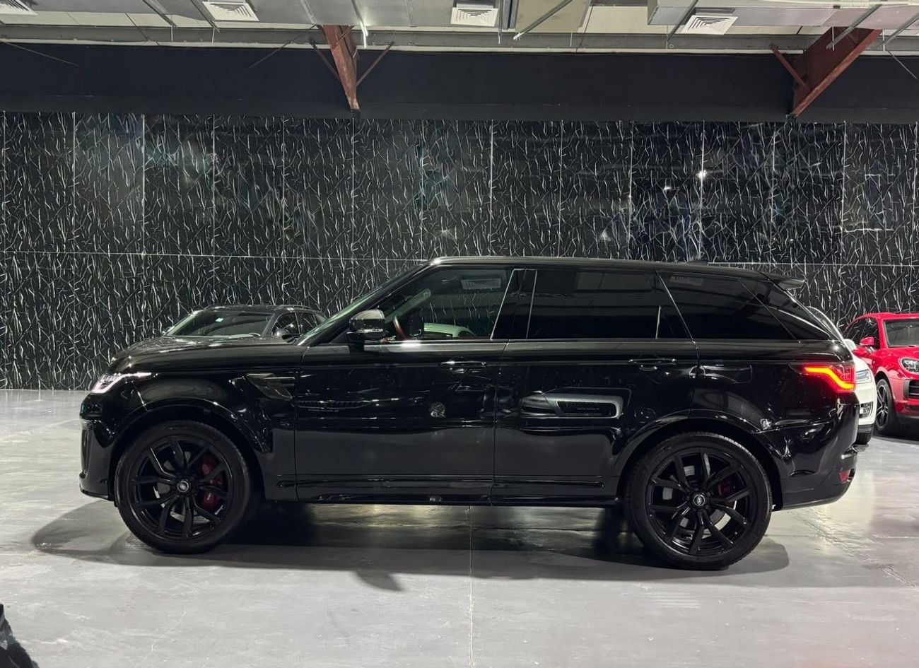 لاند روفر رينج روفر سبورت SVR 2018 Range Rover Sport SVR | GCC