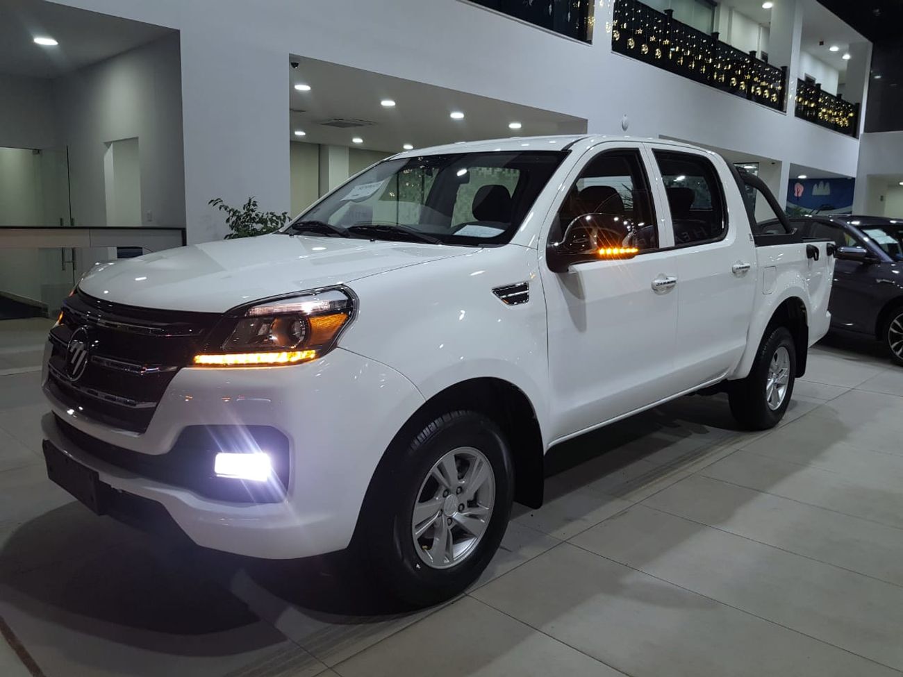 Foton Tunland Foton Tunland 2.4L Double Cabin PETROL(4X2) 2025 Manual POWER (Kw/HP): 100 kw / 135 HP TORQUE (N.m):