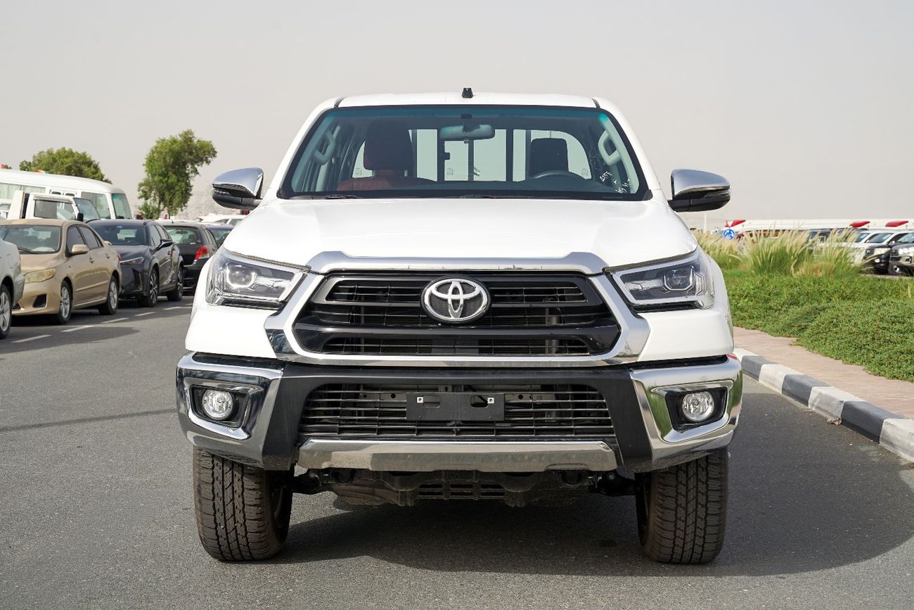 تويوتا هيلوكس 2.7L SR5 - Manual Transmission - GCC Specs - Rear Camera - Bed Liner