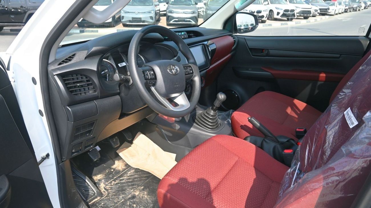 تويوتا هيلوكس GLS G SC 2.7L Petrol 4x4 with Diff Lock 2025YM