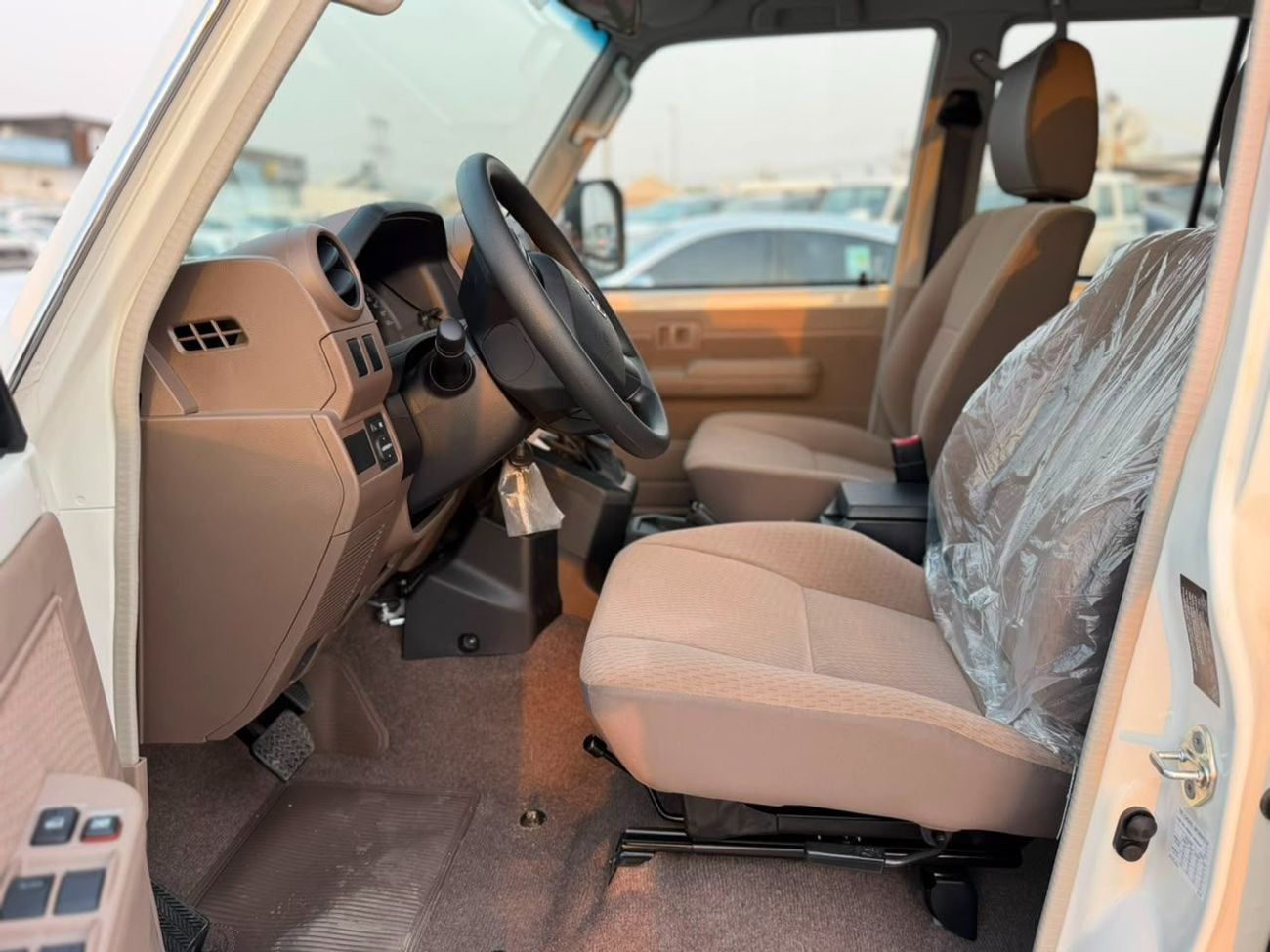تويوتا لاند كروزر 70 HT VXR 5 DOORS 4.0L