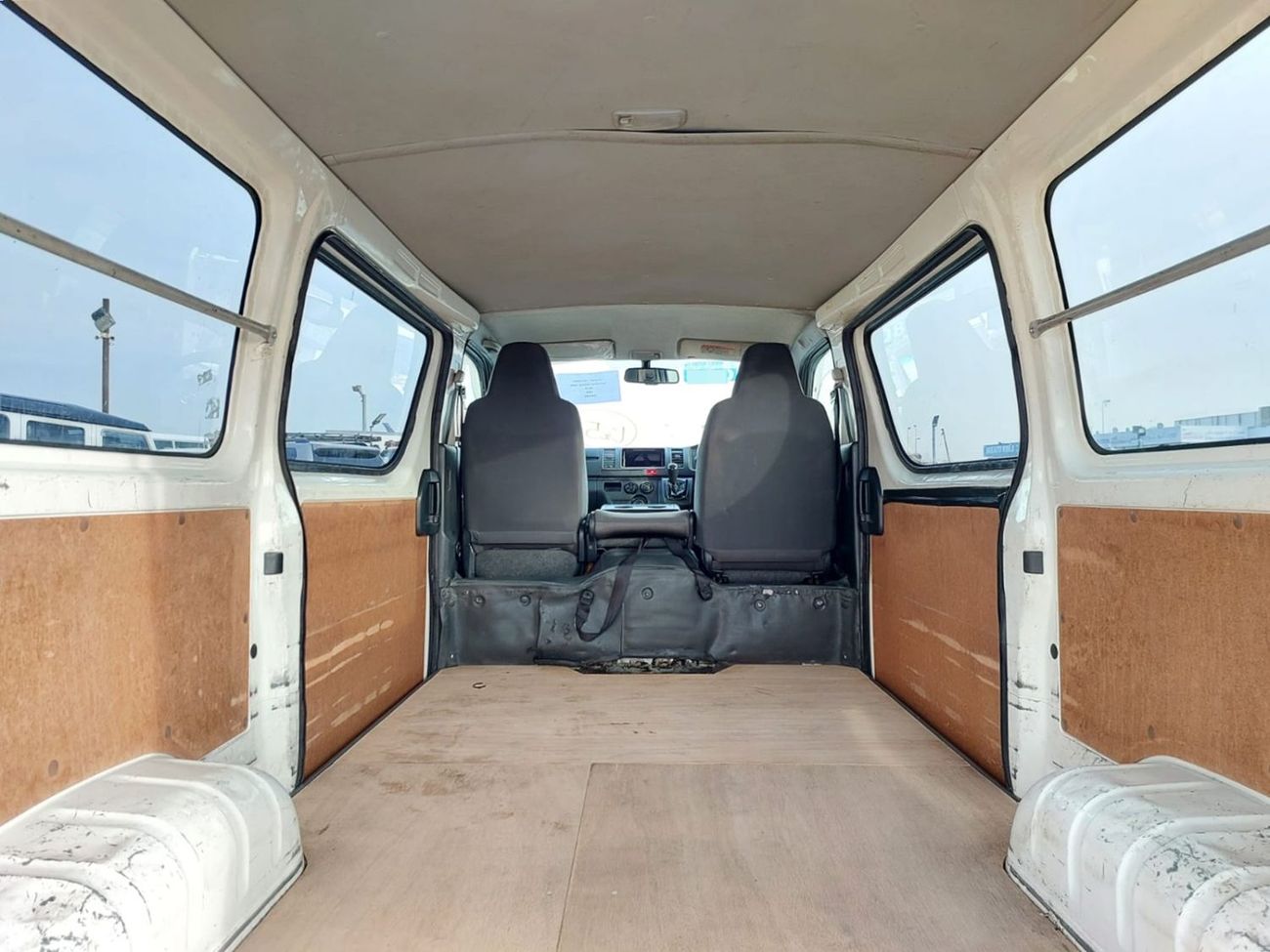 Toyota Hiace TOYOTA HIACE VAN RHD 2015 MODEL 3.0 L DIESEL MANUAL(PM18092)