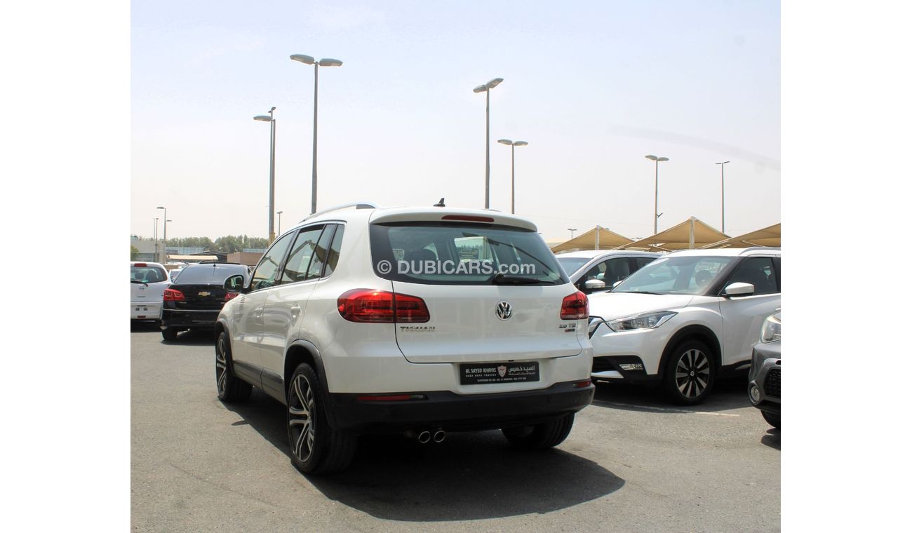 Volkswagen Tiguan SEL ACCIDENTS FREE - GCC - FULL OPTION - 2000 CC - PANORAMIC SUNROOF - ORIGINAL PAINT
