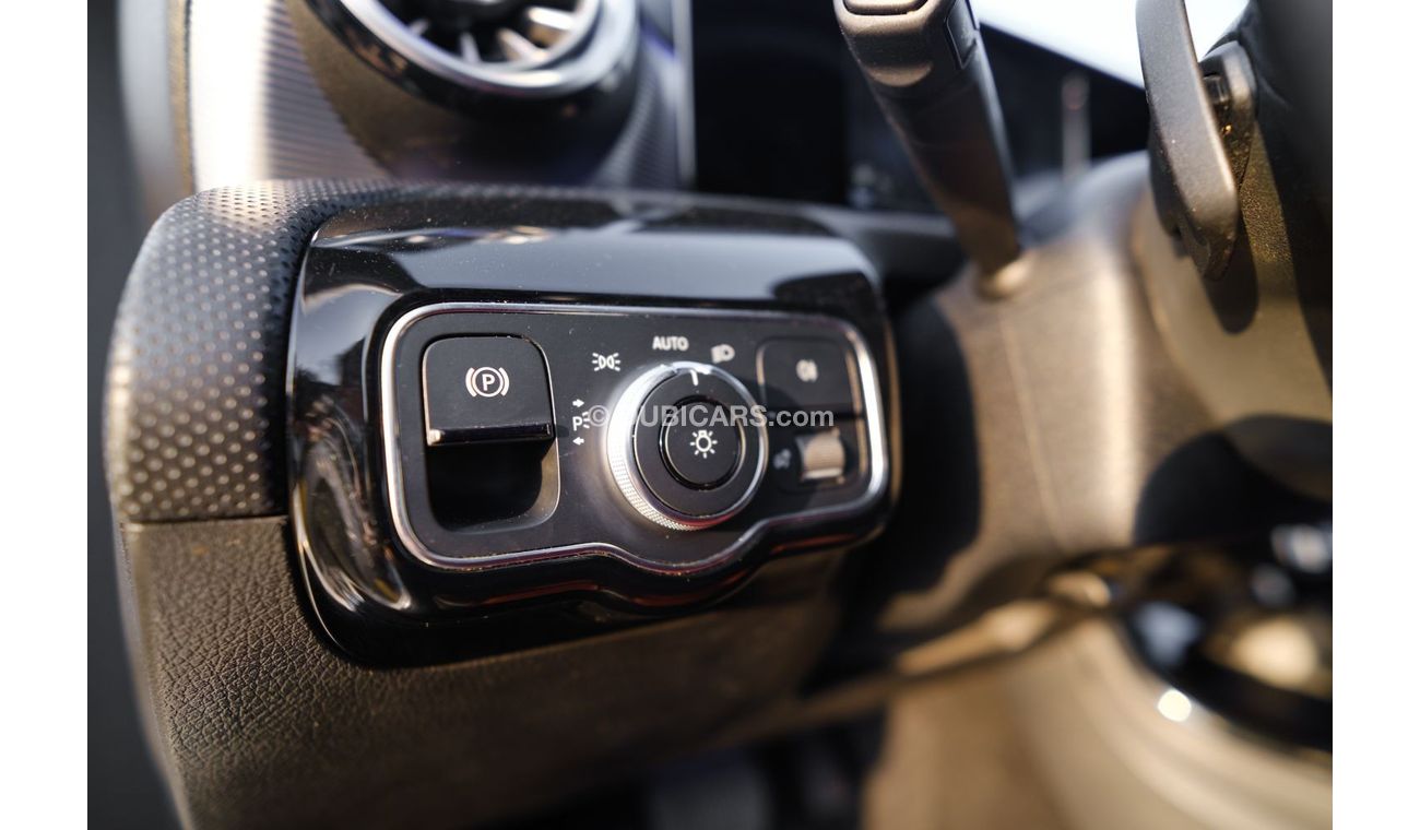 مرسيدس بنز A 220 بريميوم