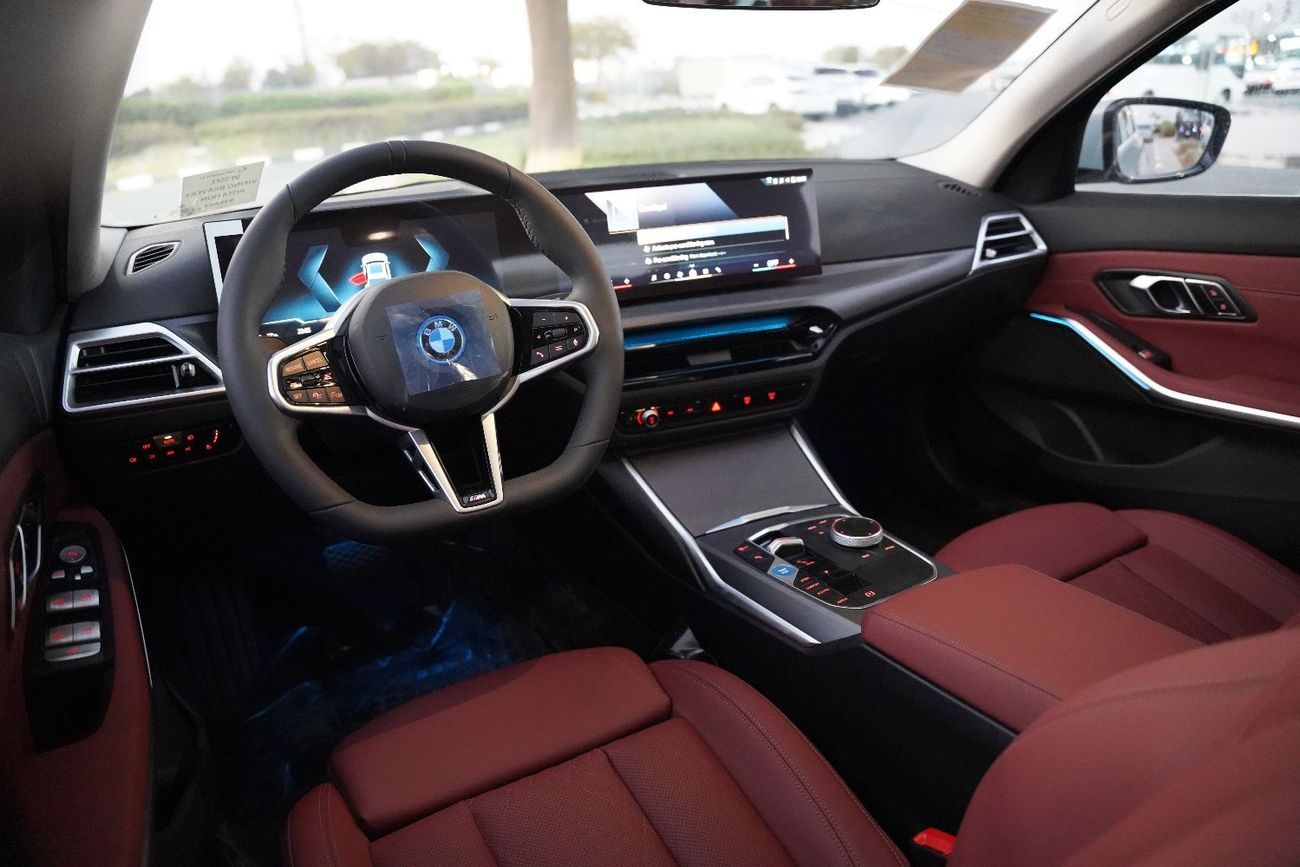 بي أم دبليو i3 2026 BMW e-Drive 35L M-Sport Package FWD 0Km