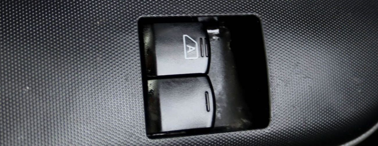 Nissan Urvan Std 2.5L (14 Seater) Nissan Urvan 2.5L 2020 GCC Original Paint accident-free in excellent condition,