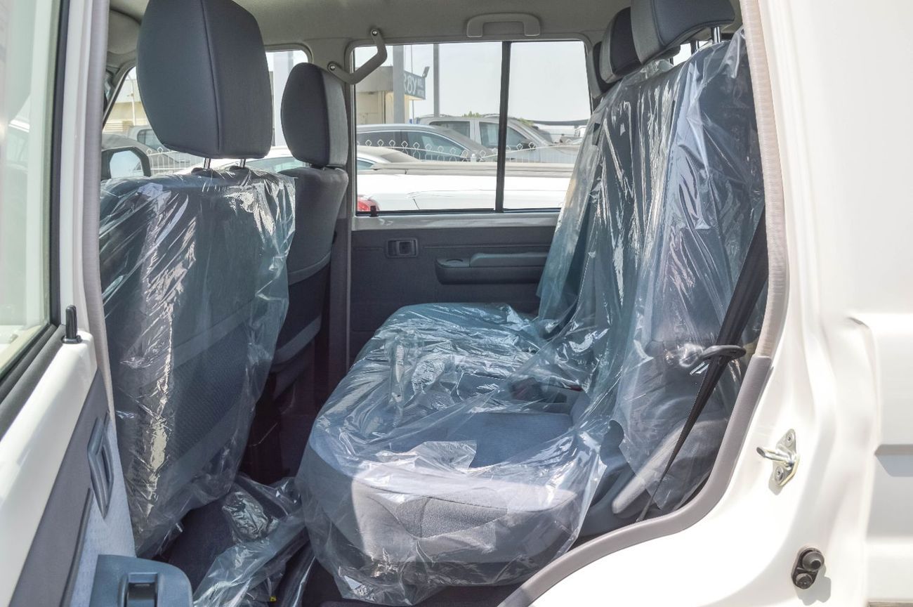 Toyota Land Cruiser 70 TOYOTA LAND CRUISER 76 4.0L 4WD MT 5DOOR SUV 2025