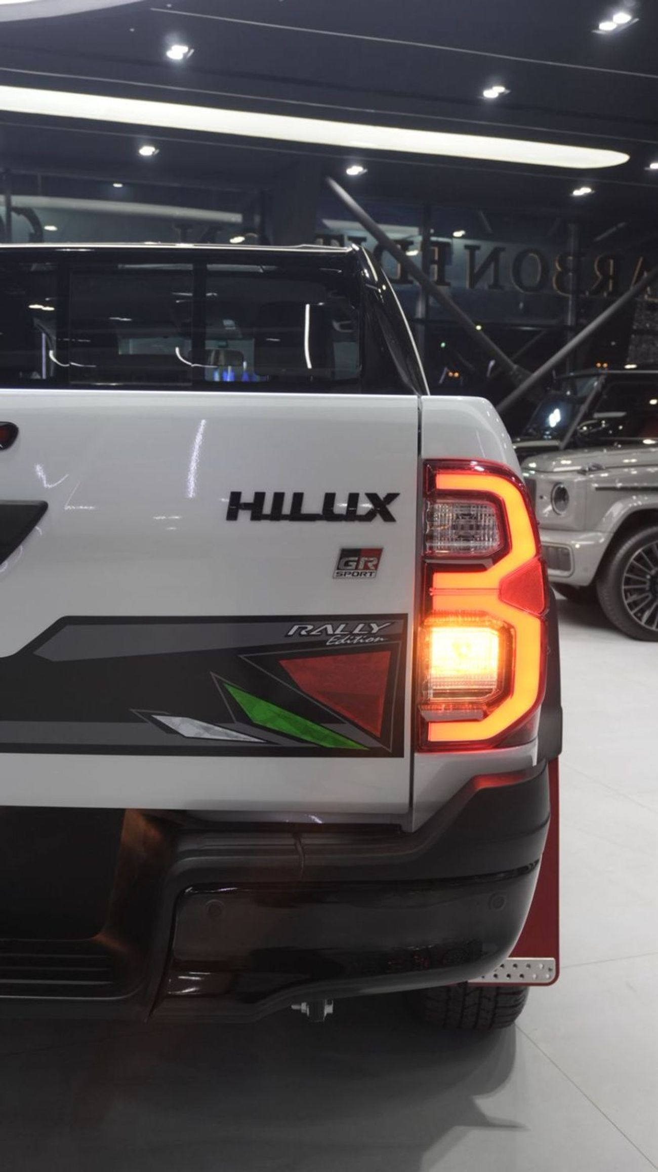 Toyota Hilux GR Sport 4.0L Hilux GR Sport - Saudi Specs 4.0L - 2025