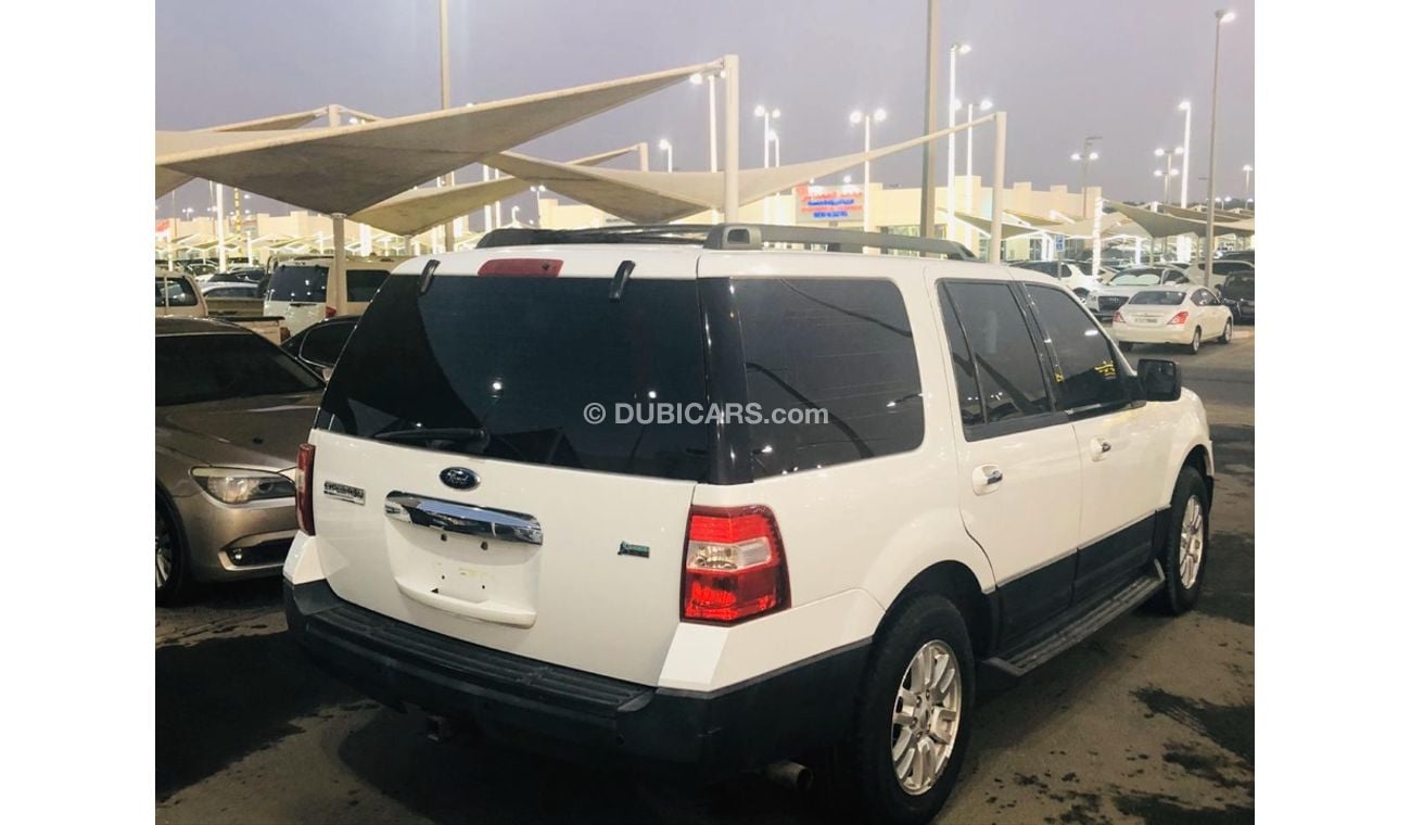 فورد إكسبيديشن فورد اكسبدشن موديل 2013 خليجي  السياره بحاله ممتازه من الداخل والخارج ولا تحتاج اي مصروف