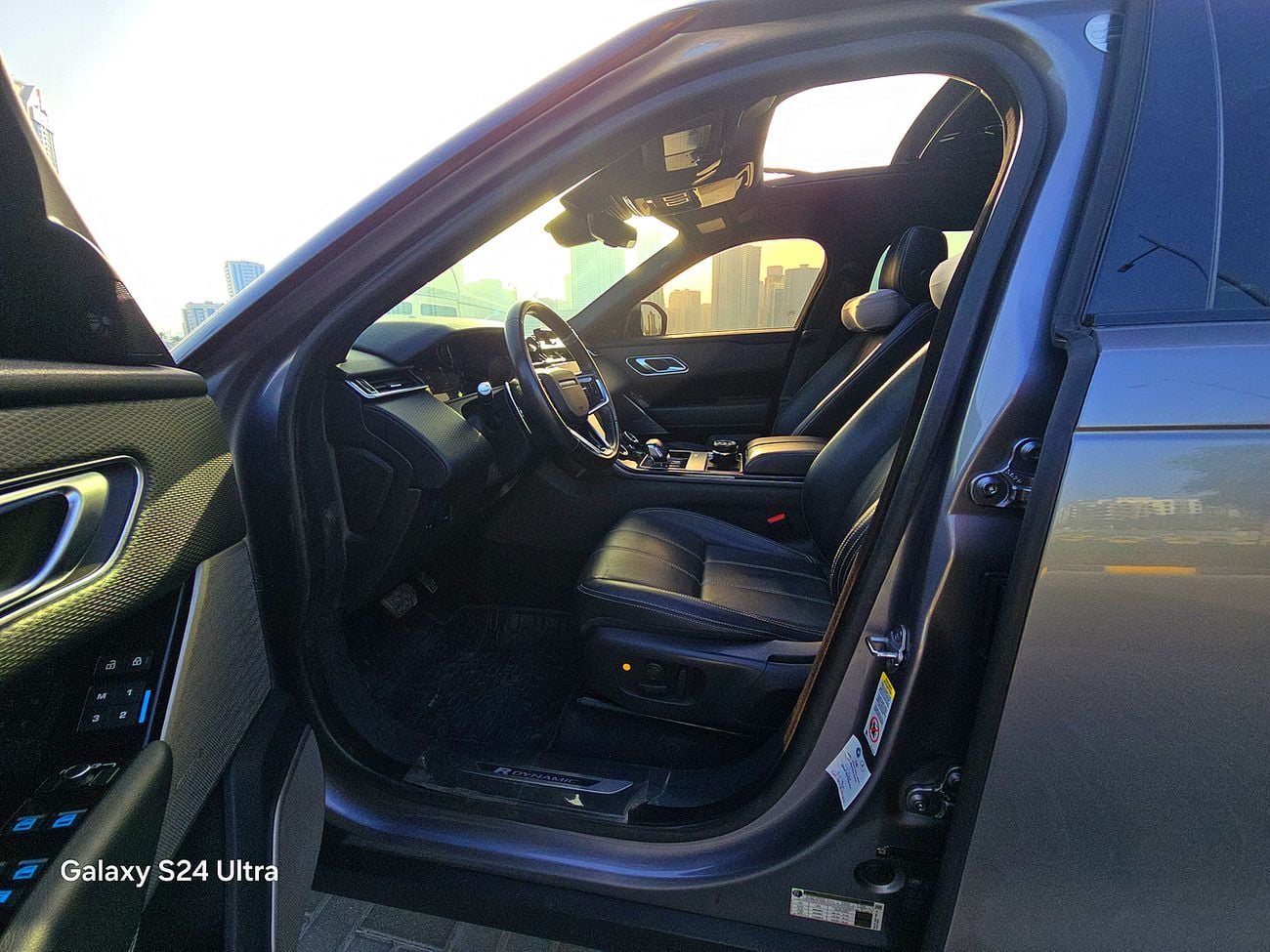 Land Rover Range Rover Velar R-DYNAMIC