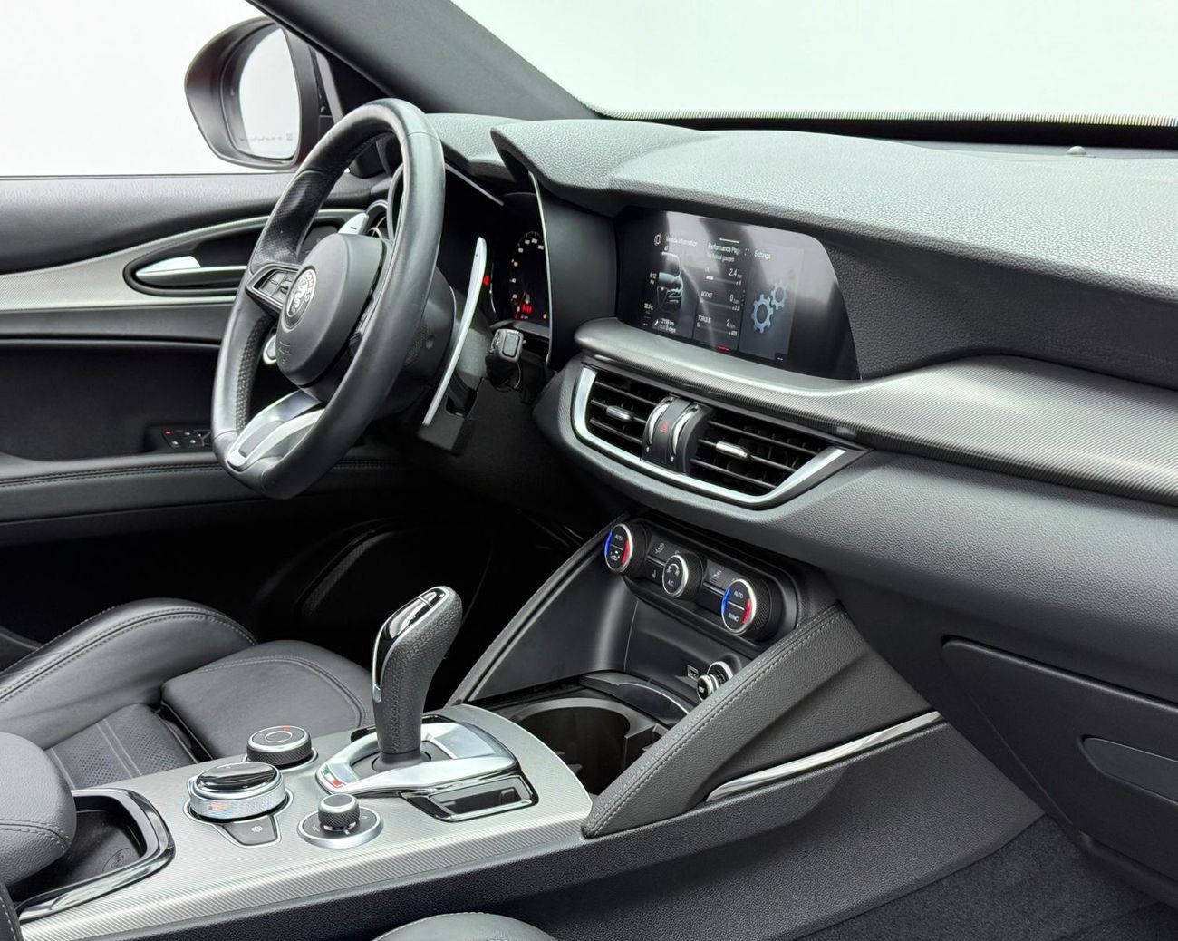 ألفا روميو ستيلفيو 2024 Alfa Romeo Stelvio Veloce, 2029 Agency Warranty And Service Contract, GCC