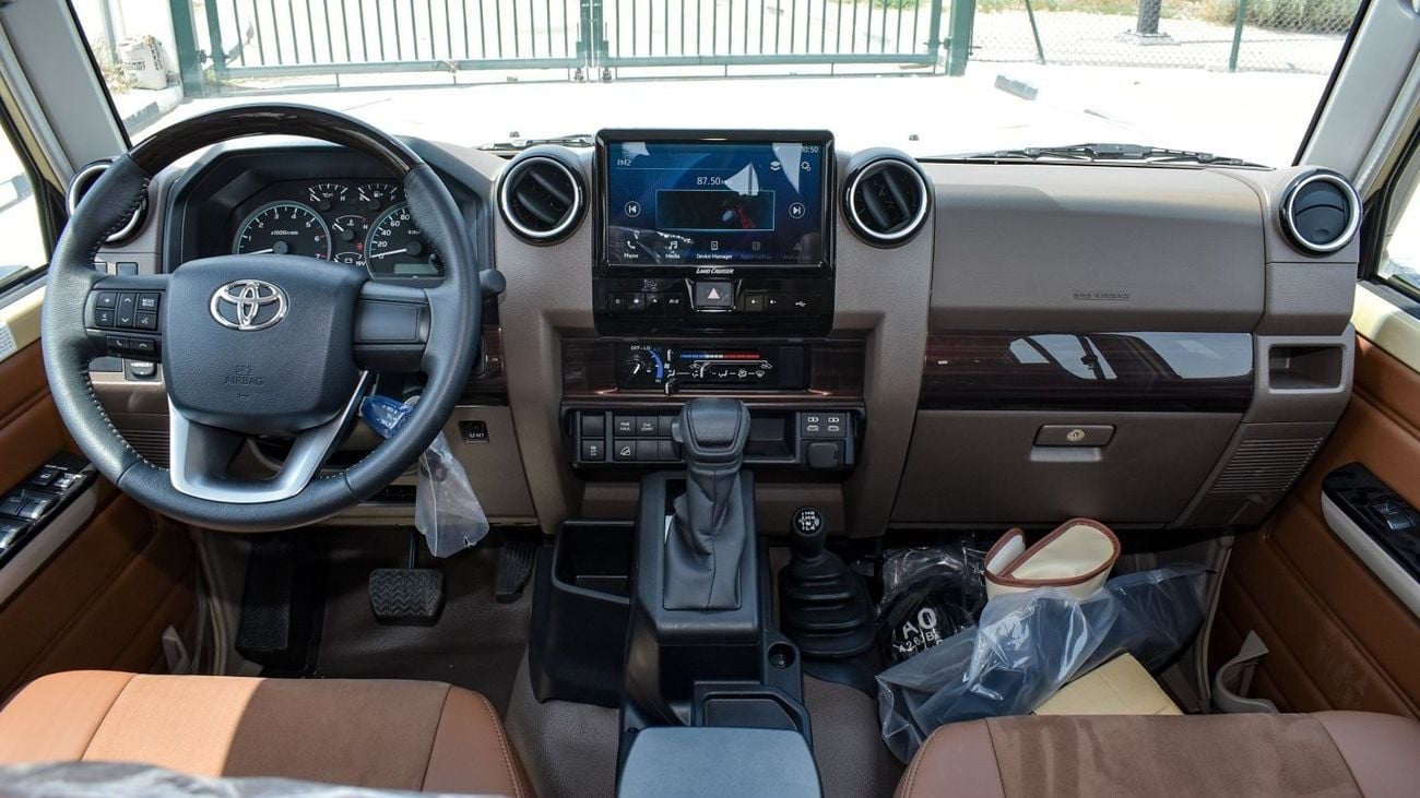 تويوتا لاند كروزر بيك آب 4.0L V6 Petrol Double Cabin A/T