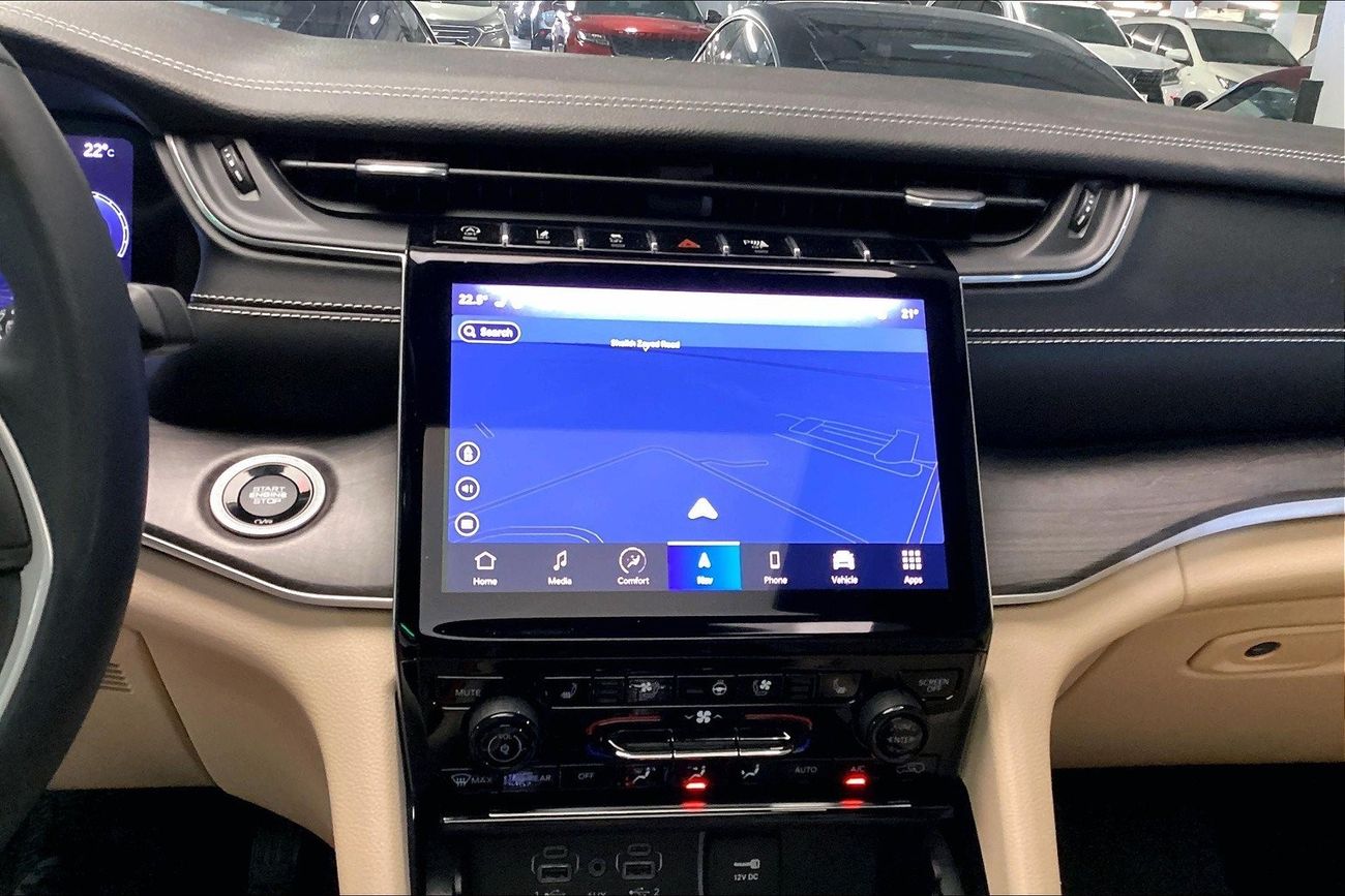 جيب جراند شيروكي Limited Plus | شامل الضمان | 0 ﺪﻔﻋﺓ ﺃﻮﻟﻯ