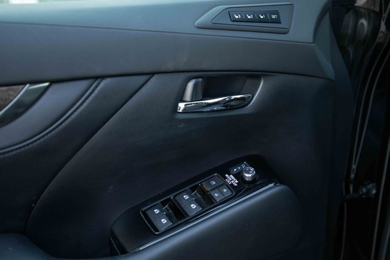 Toyota Alphard 2020 Toyota Alphard 3.5 Executive Lounge - White Inside Black