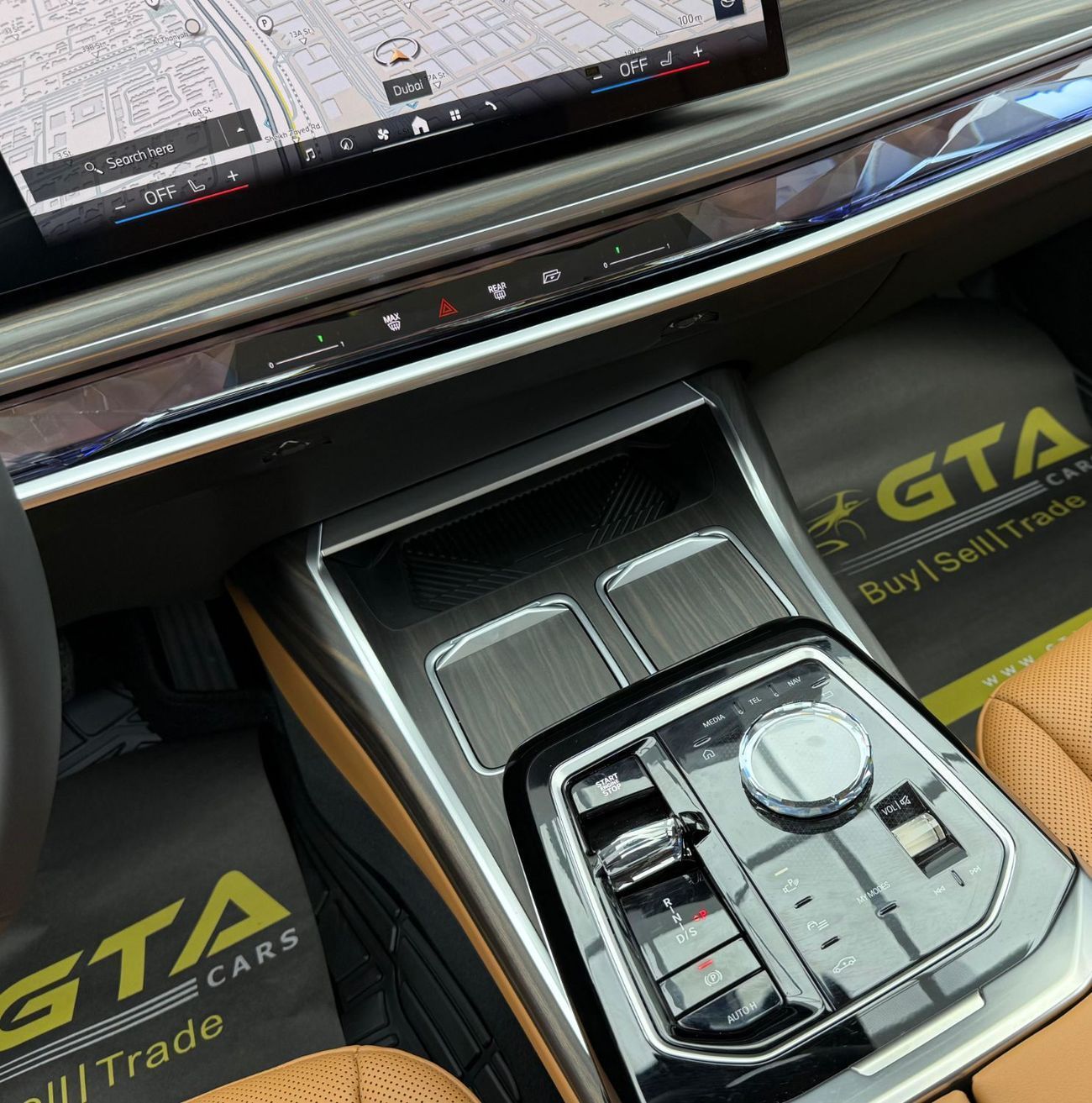 بي أم دبليو 735i *Brand New* 2025 BMW 735i Exclusive Pure, 2030 BMW Warranty + Service Pack, Delivery Kms, GCC