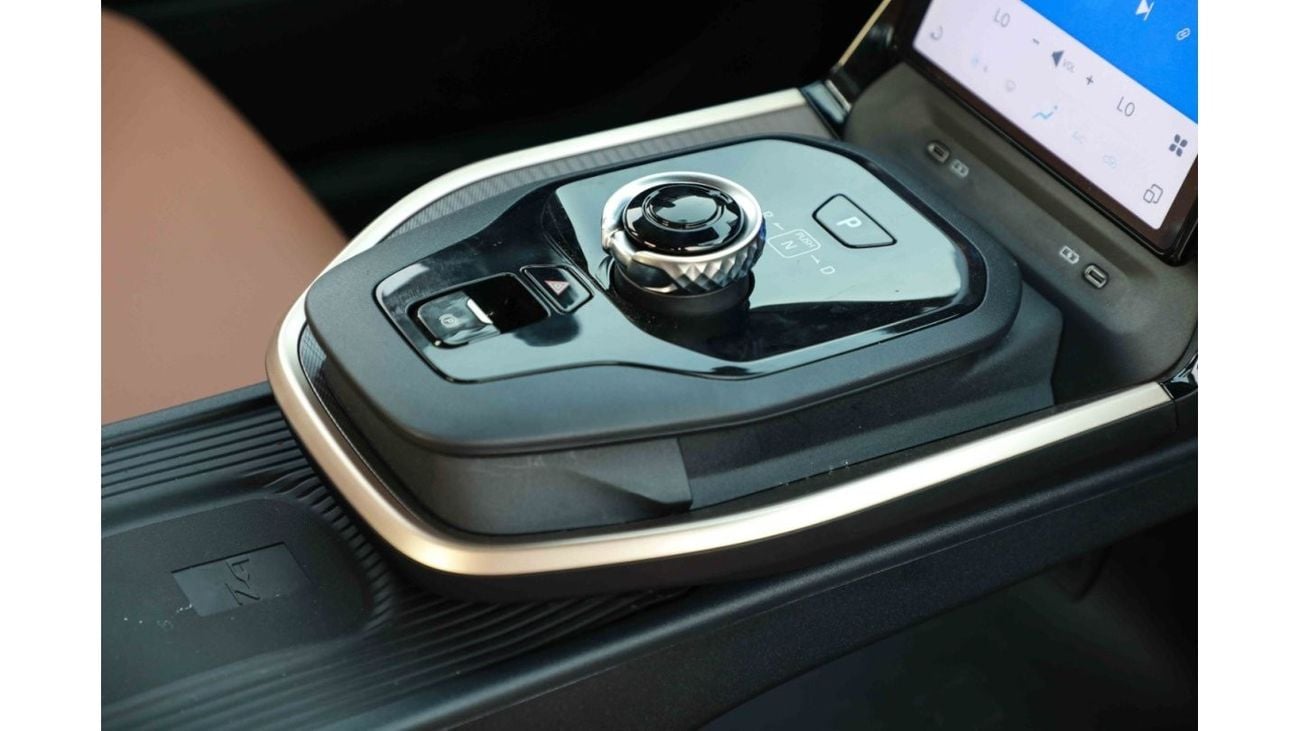 تويوتا bZ3 2024 Toyota bZ3 Elite Pro 517 - Silver inside Brown | Export Only