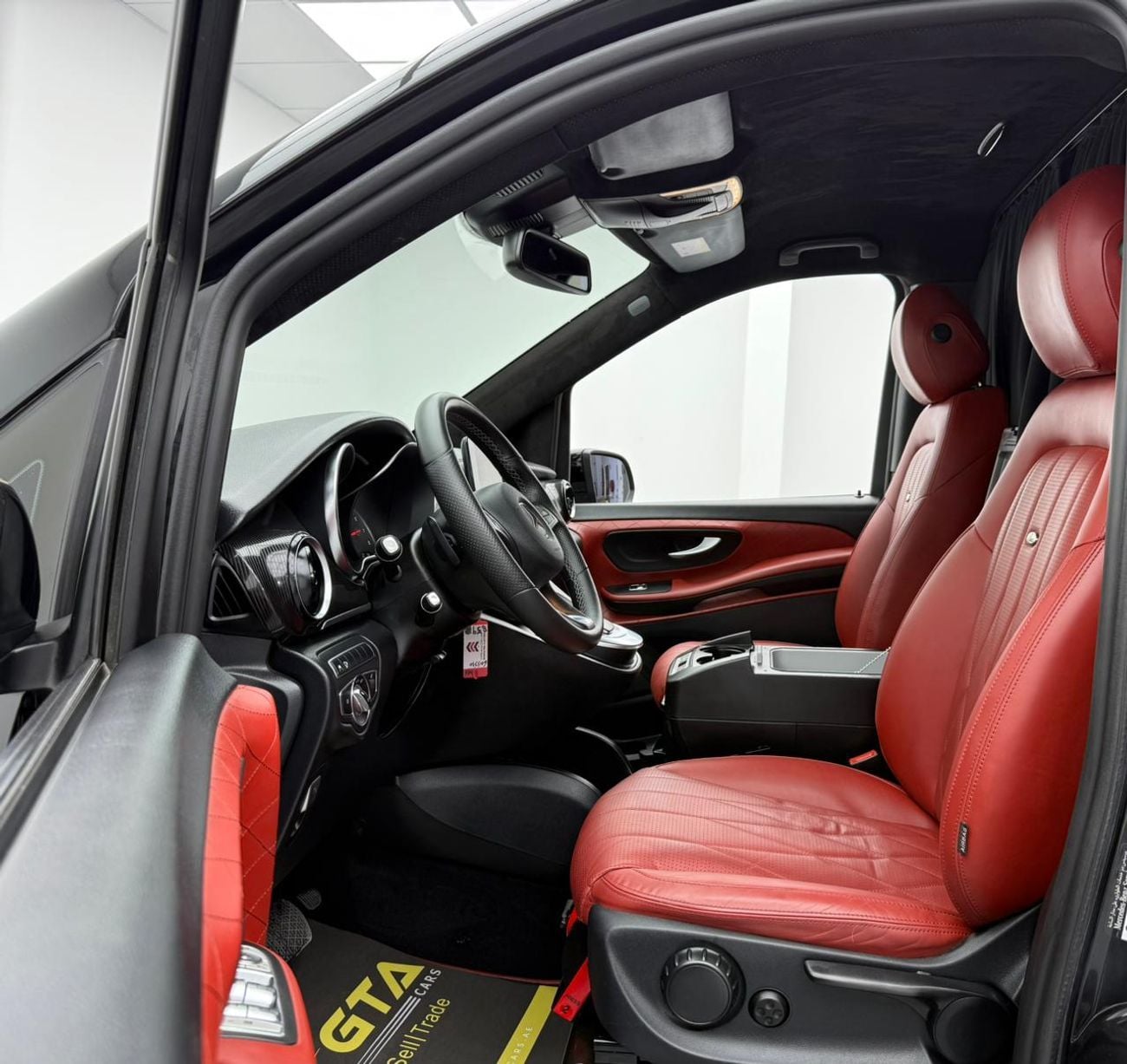 Mercedes-Benz V 250 2021 Mercedes Benz V250 Falcon Edition, Warranty, Full Mercedes Service History, Very Low Km, GCC