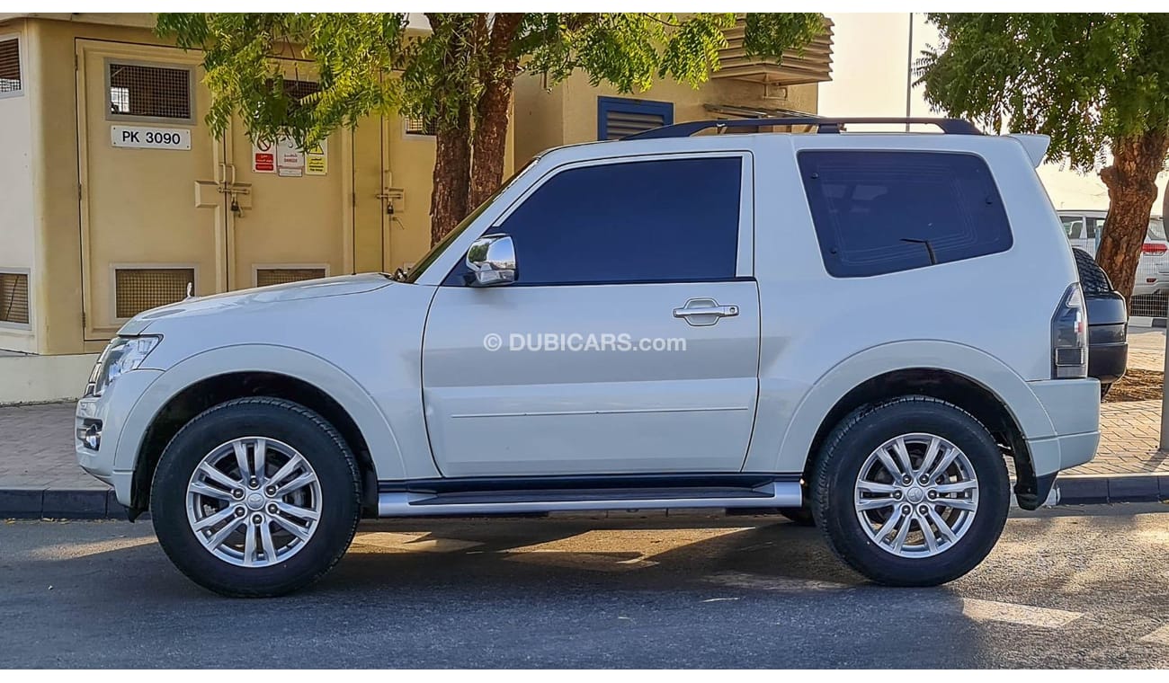 Mitsubishi Pajero SWB 2017 3.8L Agency Warranty Full Service History GCC