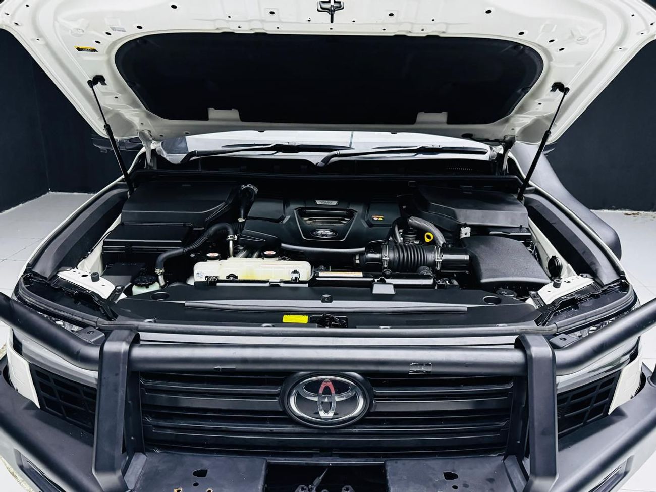 Toyota Land Cruiser Sahara( top of the line trim) RHD 3.3L V6 Twin-Turbo Diesel Engine Automatic Gear 4WD 7 Seats 5 Door