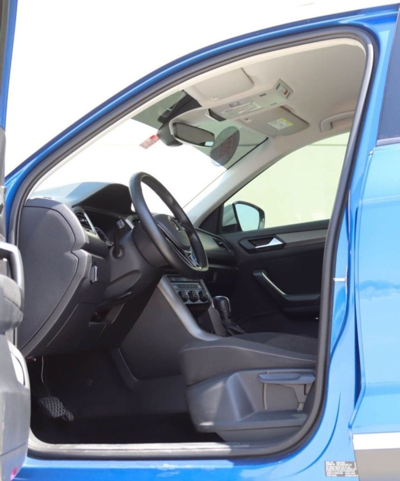 Volkswagen T ROC Life 1.4L Volkswagen T-Roc 2021 GCC, without accidents, in excellent condition 837 PM