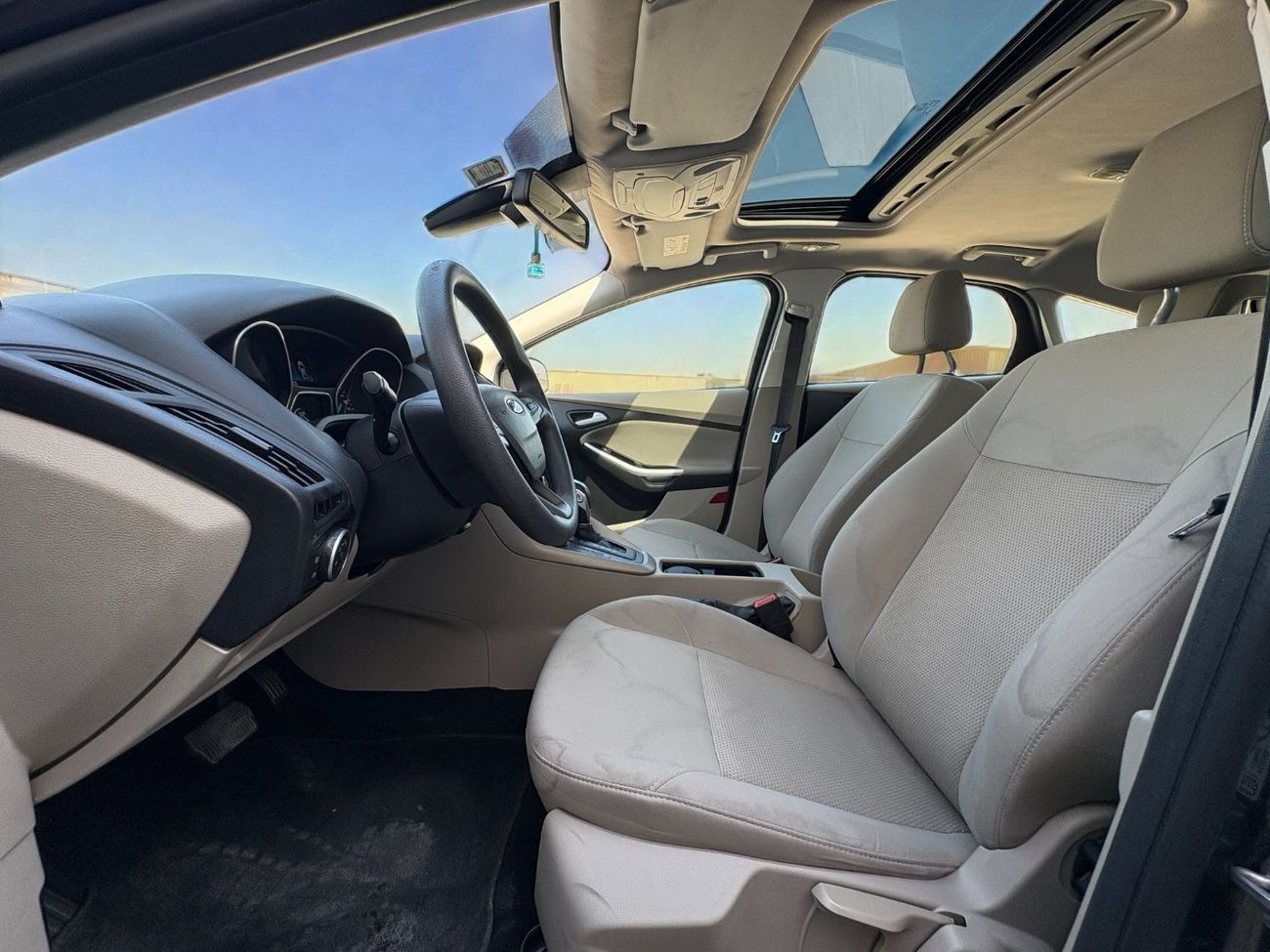 Ford Focus 1.5L A/T Eco boost | 2017 | GCC SPECS | AED 870 per month