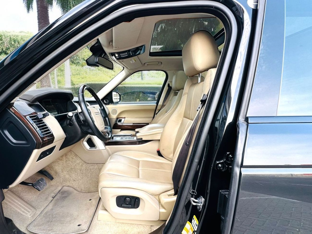 Land Rover Range Rover Vogue 5.0L Vogue HSE 5.0L V8 | 2016 | GCC SPECS | AED 1,850 Per Month