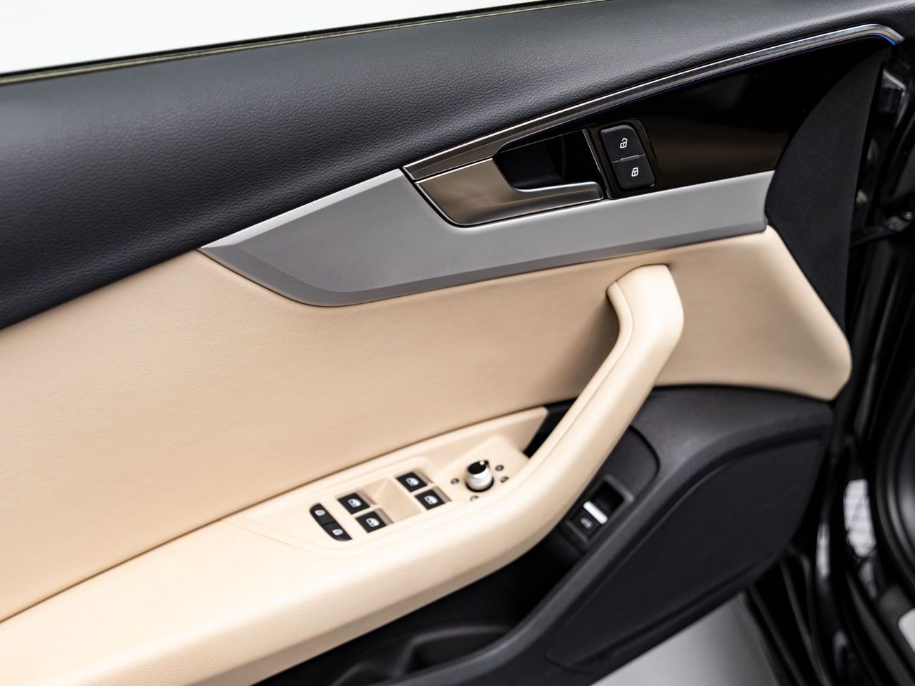 Audi A4 35 TFSI S Line 1.4L 2023 Audi A4 35 TFSI, 2028 Audi Warranty + Service Contract, Low KMs, GCC