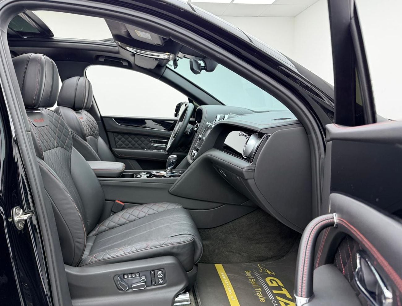 بنتلي بينتايجا MULLINER 2020 Bentley Bentayga Mulliner, Warranty, Full Bentley Service History, Japanese Specs.