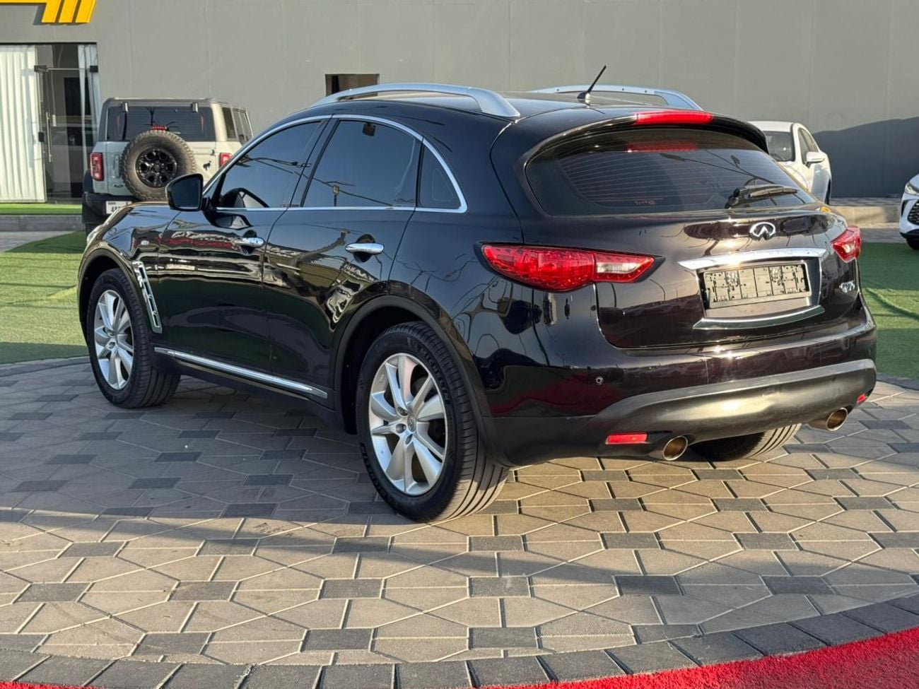 Infiniti QX70 LUXURY