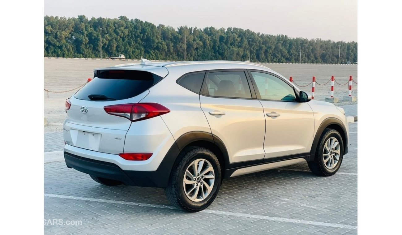 Hyundai Tucson SE