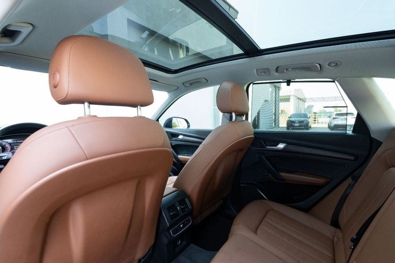 أودي Q5 45 TFSI Quattro 2.0L Audi Q5 45TFSI Quattro 2022 GCC under Agency Warranty and Service Contract with