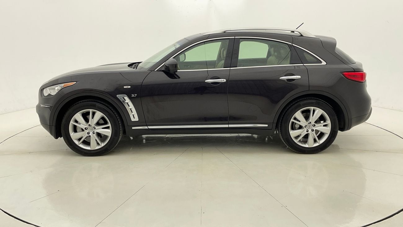إنفينيتي QX70 LUXURY 3.7 | بدون دفعة مقدمة | اختبار القيادة في المنزل