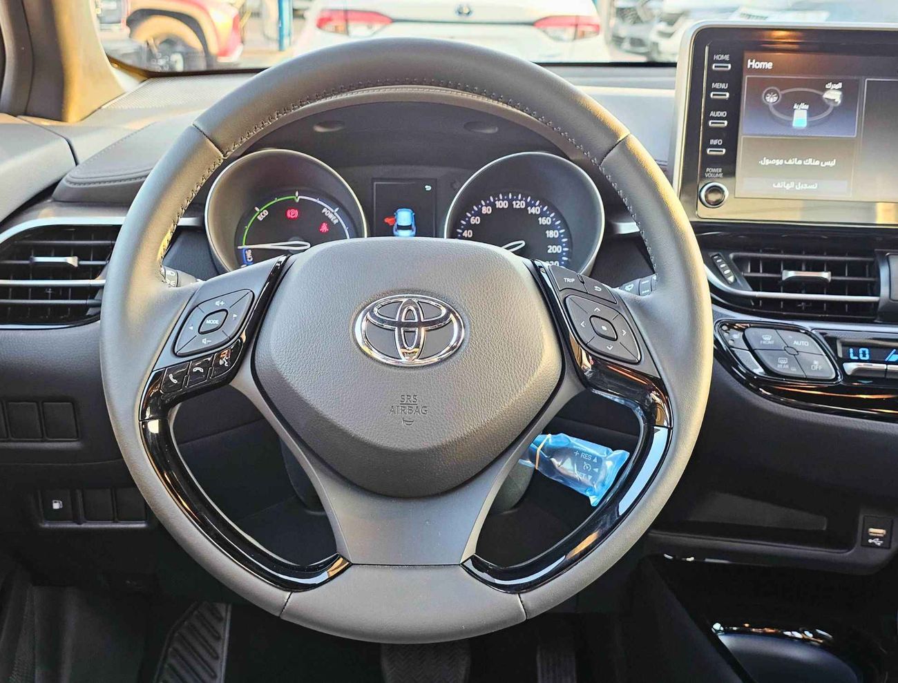 تويوتا CHR LUXURY / 1.8L HYBRID / DOUBLE TONE / PUSH START / LEATHER SEATS / FULL OPTION (CODE# 67991)