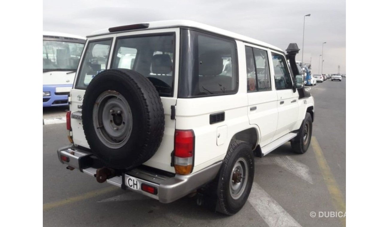 Toyota Land Cruiser Toyota land cruiser (Stock no PM 93 )