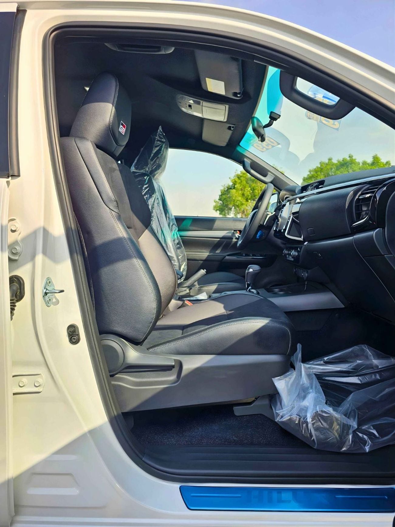 Toyota Hilux GR SPORT WIDE BODY / 4.0L PETROL V6 /OVER FENDER /T-TRONIC/360*CAMERA/DRIVER PWR SEAT (CODE# HGRP2)