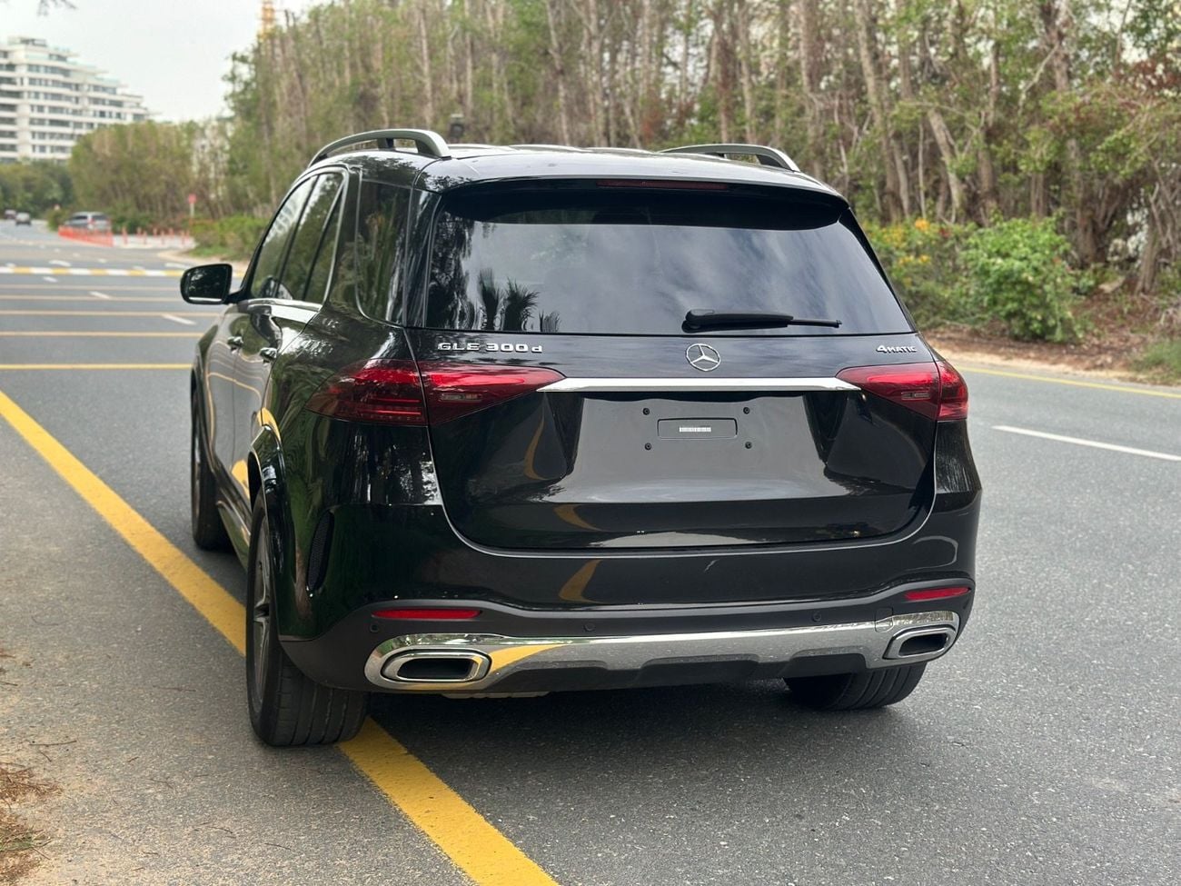 مرسيدس بنز GLE 300 GLE 300d 4MATIC | 2025 Diesel | 2.0L 4-cylinder 270 HP | Low Mileage | Like New