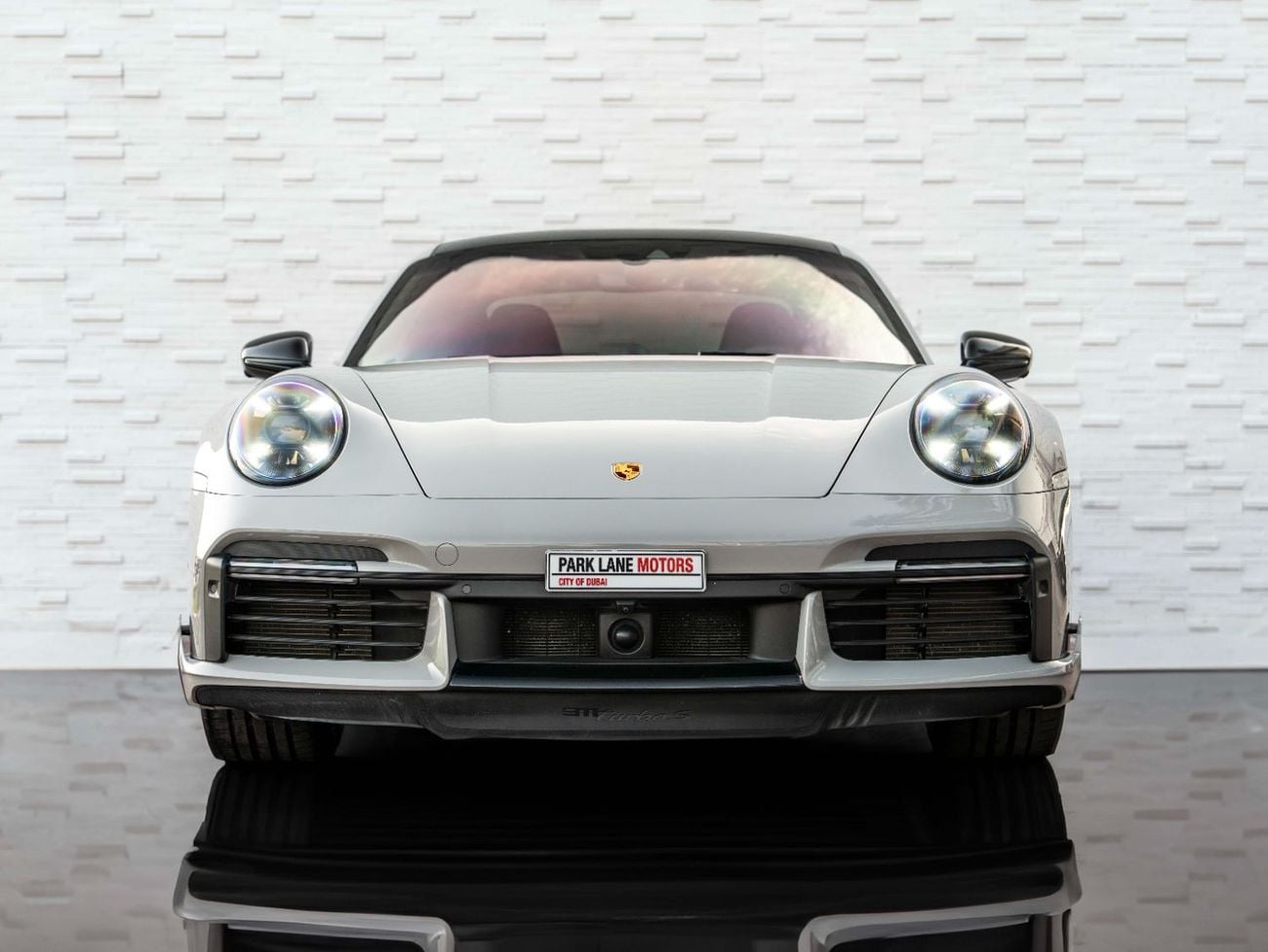 Porsche 911 Turbo S 3.8L (640 HP) Coupe