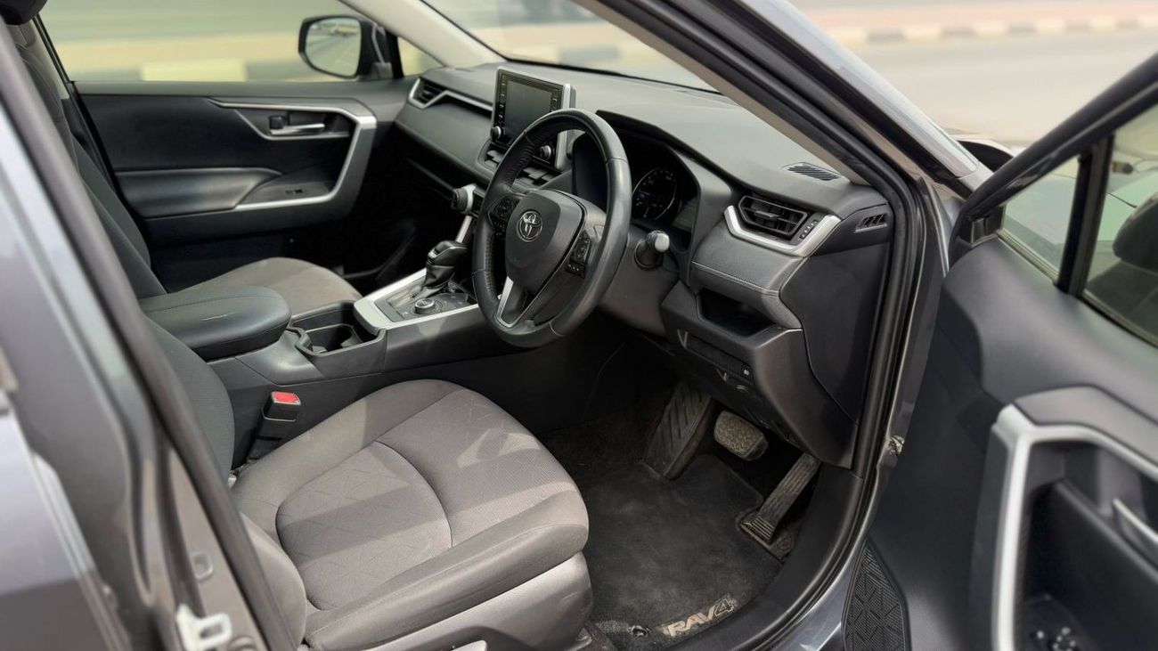 Toyota RAV4 Hybrid Petrol ,Right Hand Drive ,Push Start 4WD T.V ,Back Camera
