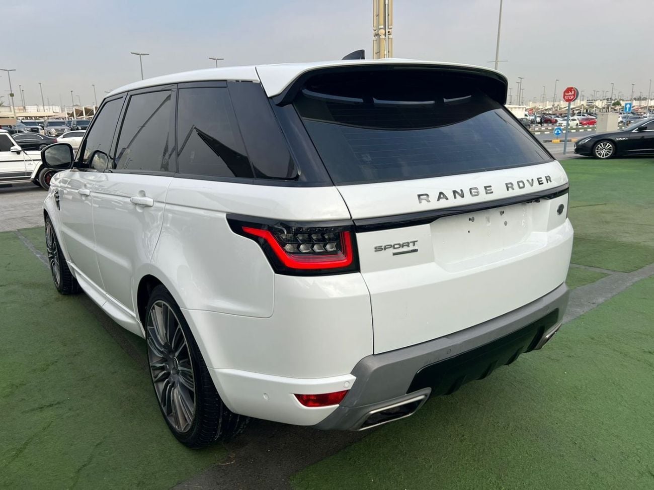 Land Rover Range Rover Sport HSE DYNAMIC HSE 3.0L (335 HP) RANGE ROVER 2018 SPORT SUPER CHARGED 3.0L (335 HP)/V6